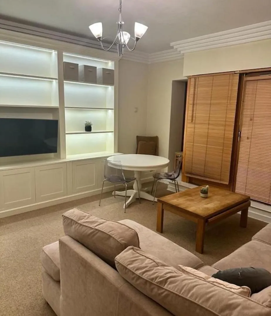 Double Room In A Cozy Apartment Dublin City Centre